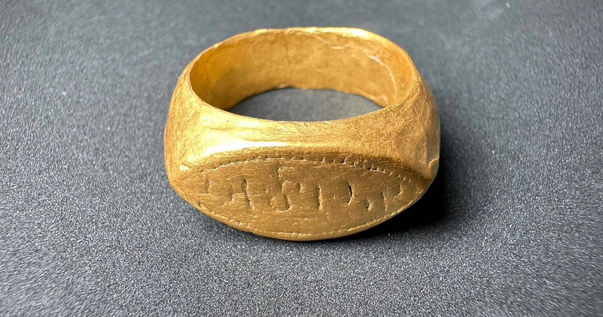 2,000-year-old gold rings and human bones found by archaeologists