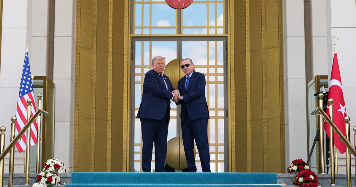 Trump to wrap NATO meeting with news conference