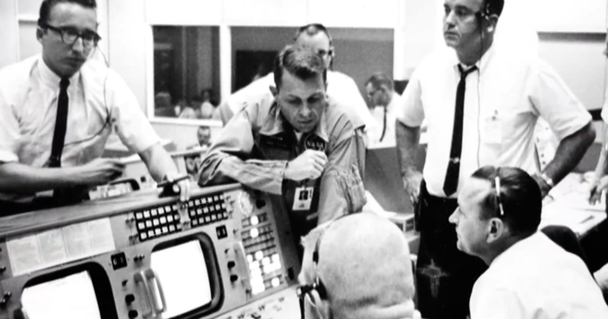 Behind the scenes of Apollo 11 (2009)