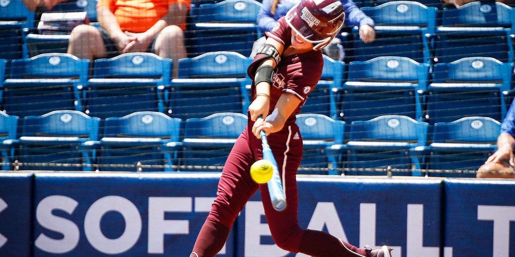 Former college softball star is now an America-loving Giants WAG, Norway fan won't row & Spurs announcer fired