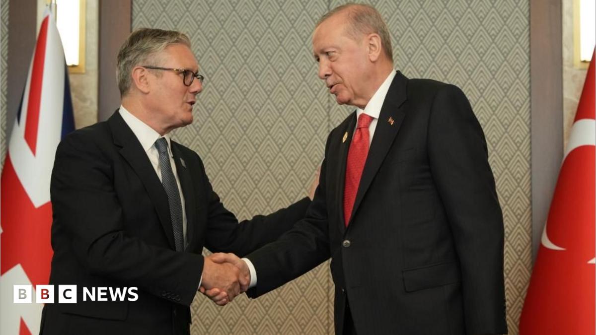 Starmer gifted gun and ammunition by Turkish president at Nato