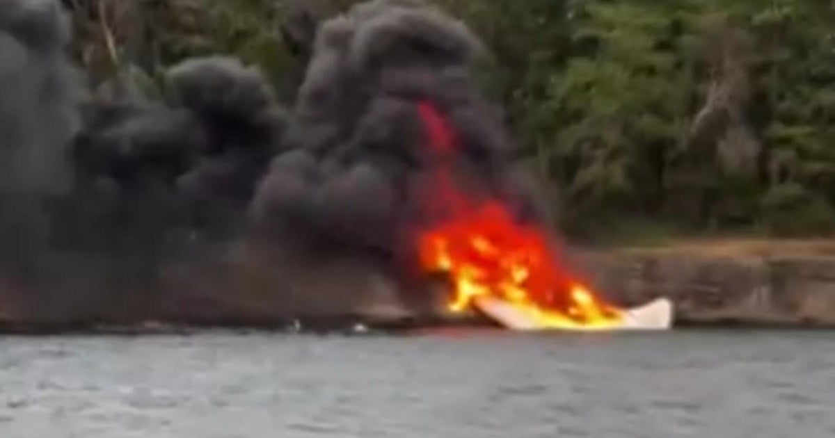 Passengers, pilot survive fiery seaplane crash off Washington state coast