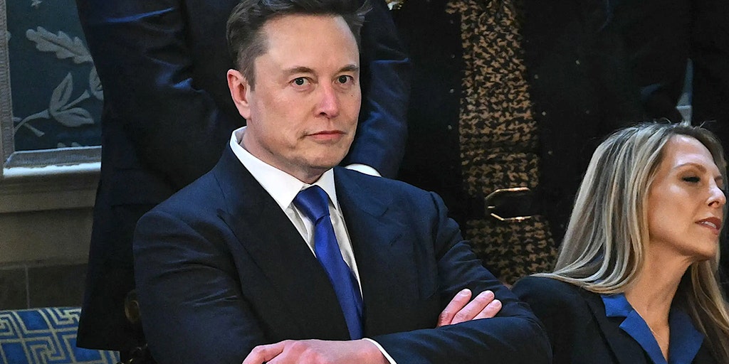 Elon Musk fires back at reporter, claims more people 'hate you and the media than you realize'