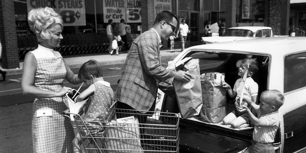 Vintage photos reveal what grocery shopping looked like in the 1960s