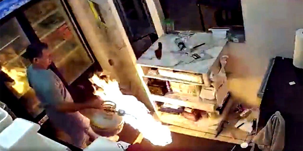 Knife-wielding Florida man arrested after setting restaurant on fire with flaming propane tank: authorities