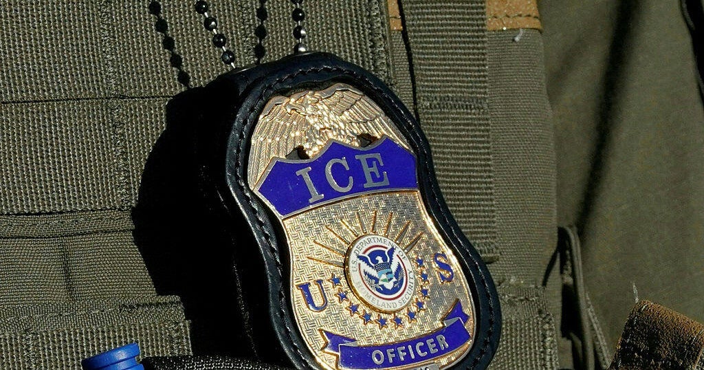 Judge temporarily blocks officials from deporting witness of deadly ICE shooting