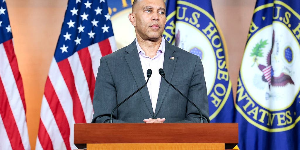 Dozens of House Democrats reject bill fusing congressional stock ban with federal voter ID