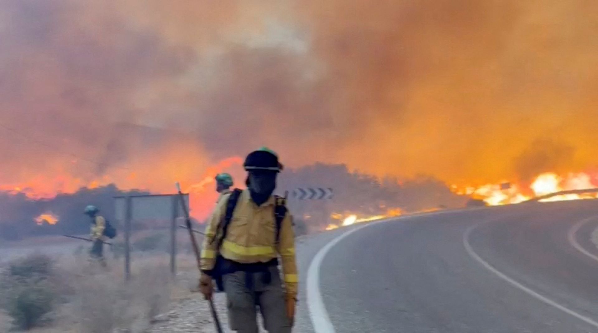 Bodies found in cars as deadly Spain wildfire kills at least 12
