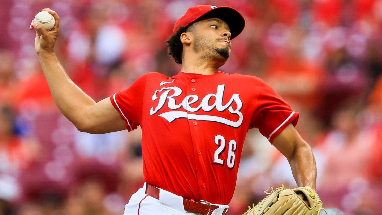 Reds extend Burns, vow 'to keep getting better'