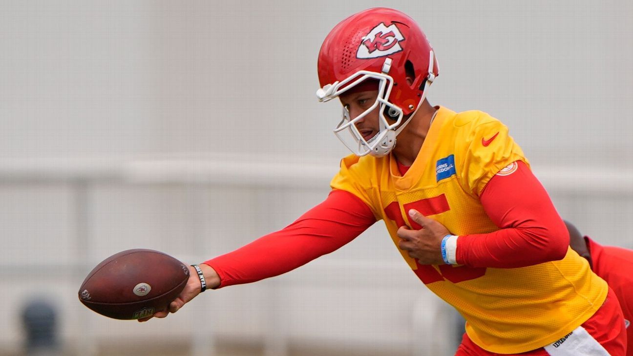 Mahomes fully cleared for camp, feeling 'amazing'