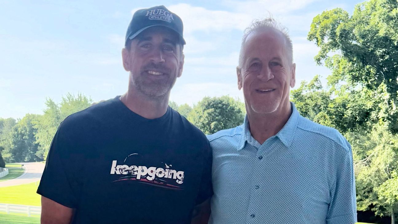 'Another bonding week': Aaron Rodgers reunites wit…