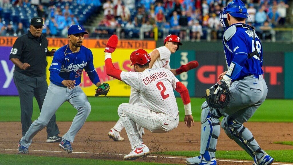 Phils blow rally after Realmuto's 'lapse' on bases…