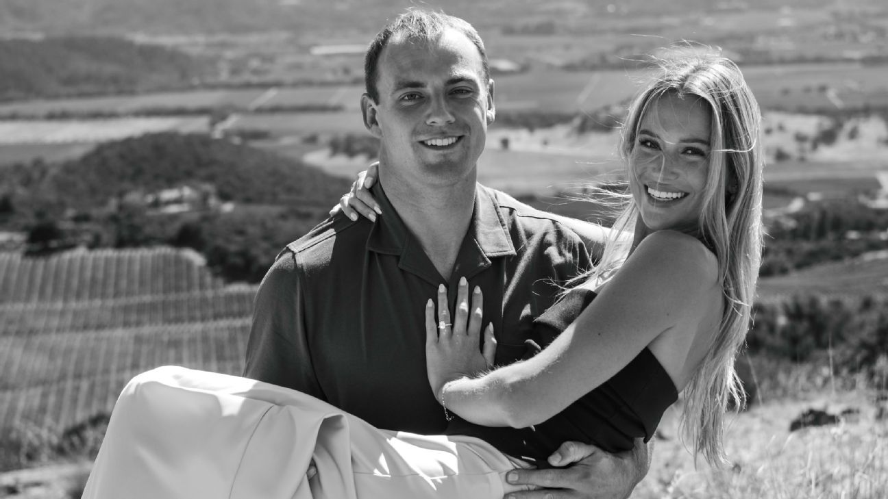 Raiders TE Brock Bowers gets engaged to high schoo…