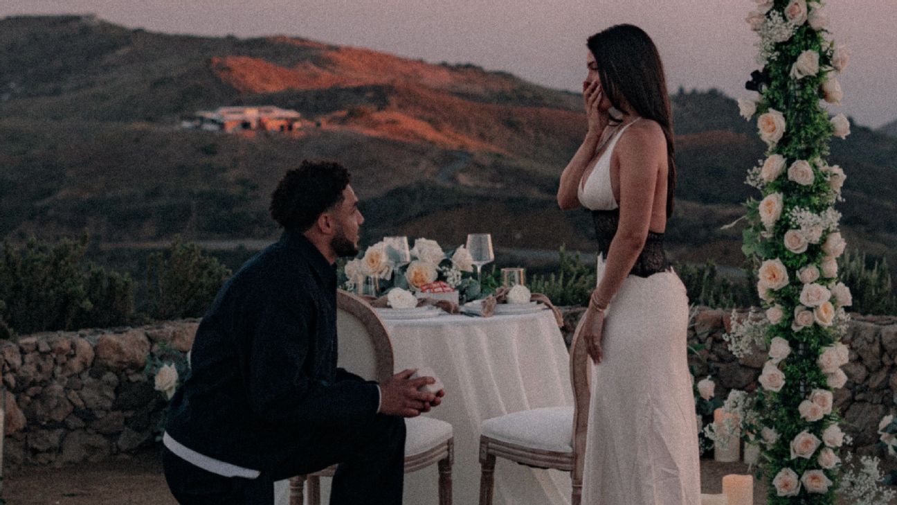 💍 Drake London's Taco Bell marriage proposal