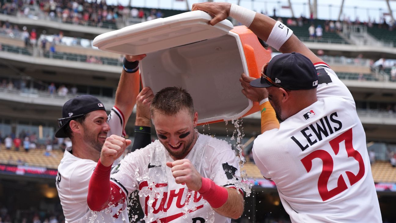 Clemens walk-off slam quells sting of '25 selloff