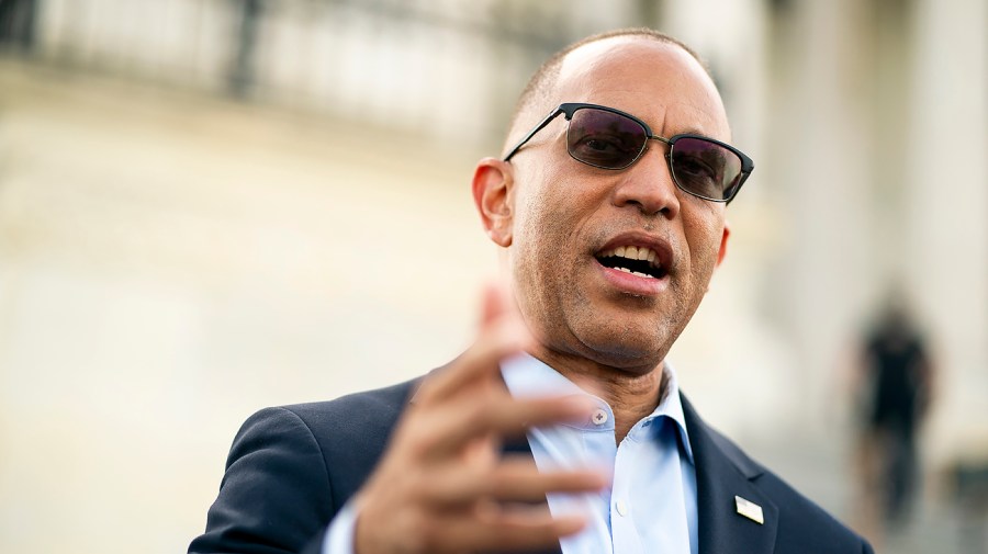 Jeffries says DNC chief 'has my full support' amid scrutiny 