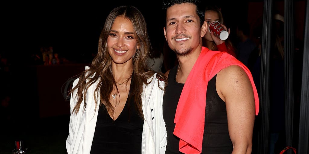Jessica Alba posts multiple bikini photos from Italian vacation with boyfriend Danny Ramirez