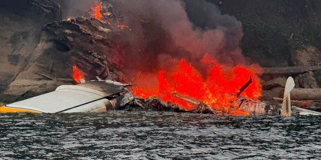 Multiple injured after floatplane makes emergency landing, catches fire off Washington coast