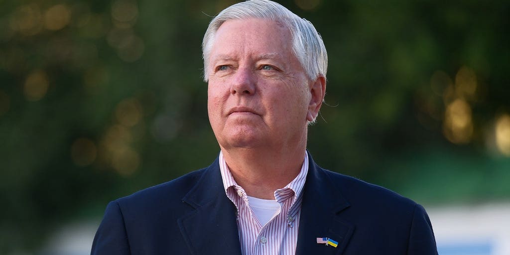 Lindsey Graham's rise from family tragedy to political power explored in Fox Nation special