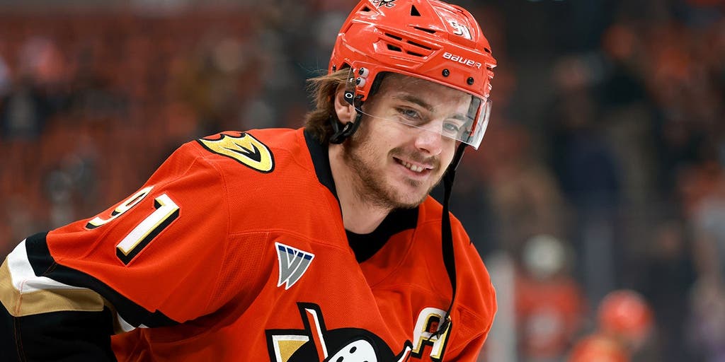 NHL star says signing Leo Carlsson at record $18 million a year could end up being a steal