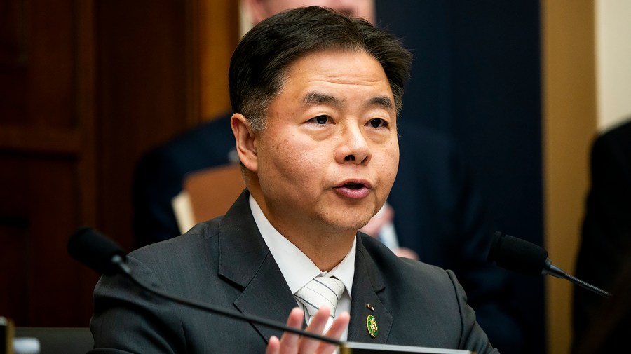 Top Democrat erupts at Waltz over troop deaths in Iran: 'You should resign'