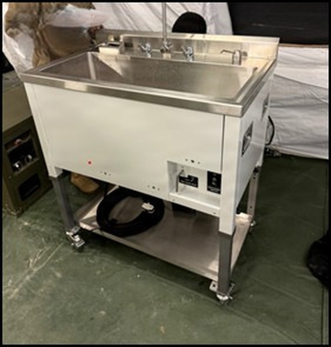 MTEAC Tests Modernized Scrub Sinks
