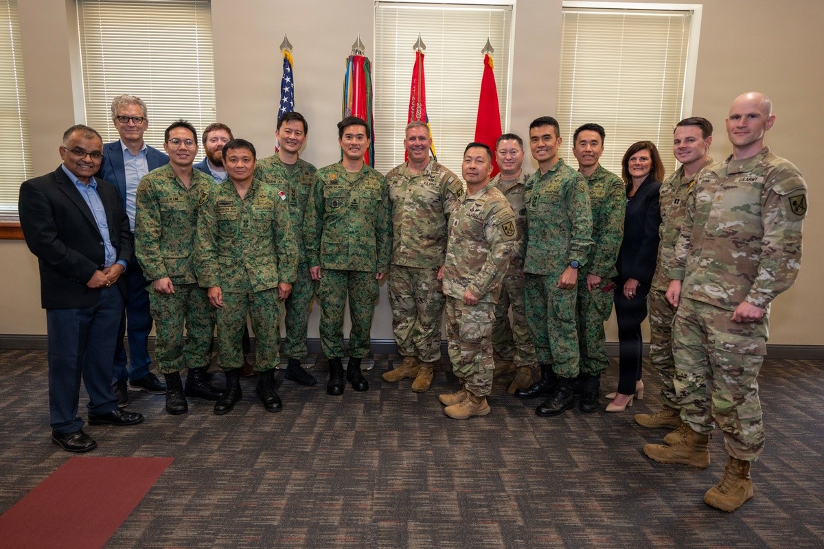 DEVCOM hosts Singapore Army general, promotes international research collaboration