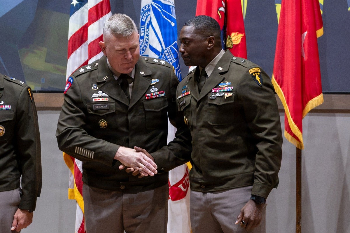 Dunmyer becomes Commandant of the U.S. Army War College