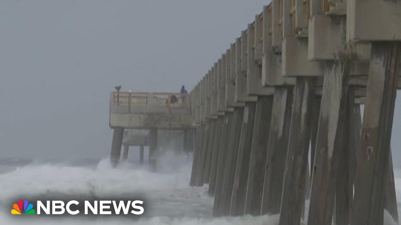 Tropical Storm Bertha remains relatively weak as Gulf Coast deals with rough surf