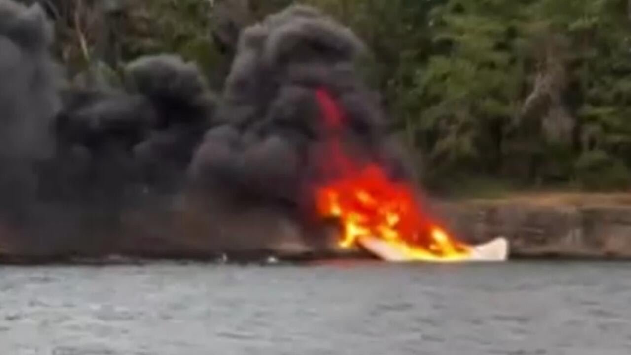 Passengers, pilot survive fiery seaplane crash off Washington state coast