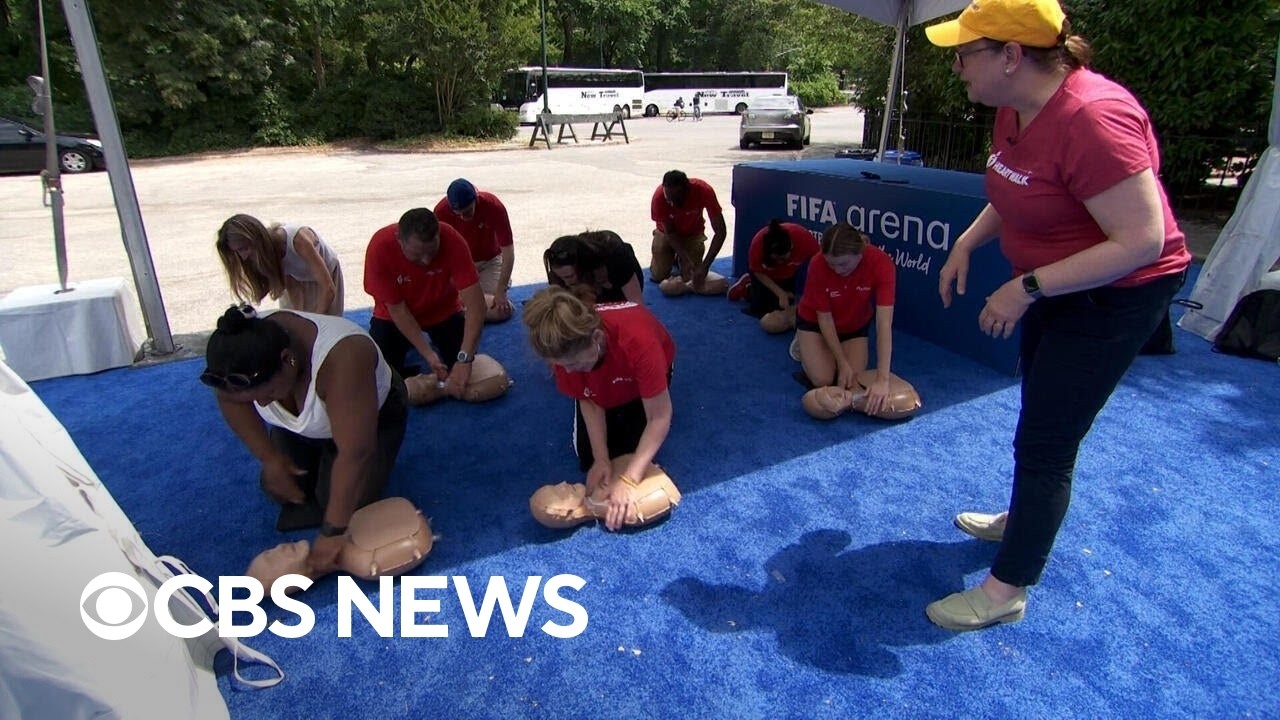 Training World Cup fans on how to perform CPR