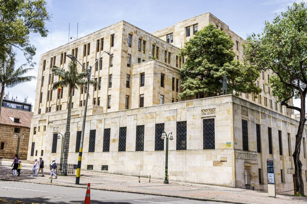 Colombia’s Finance Minister Vows Fiscal Austerity Measures