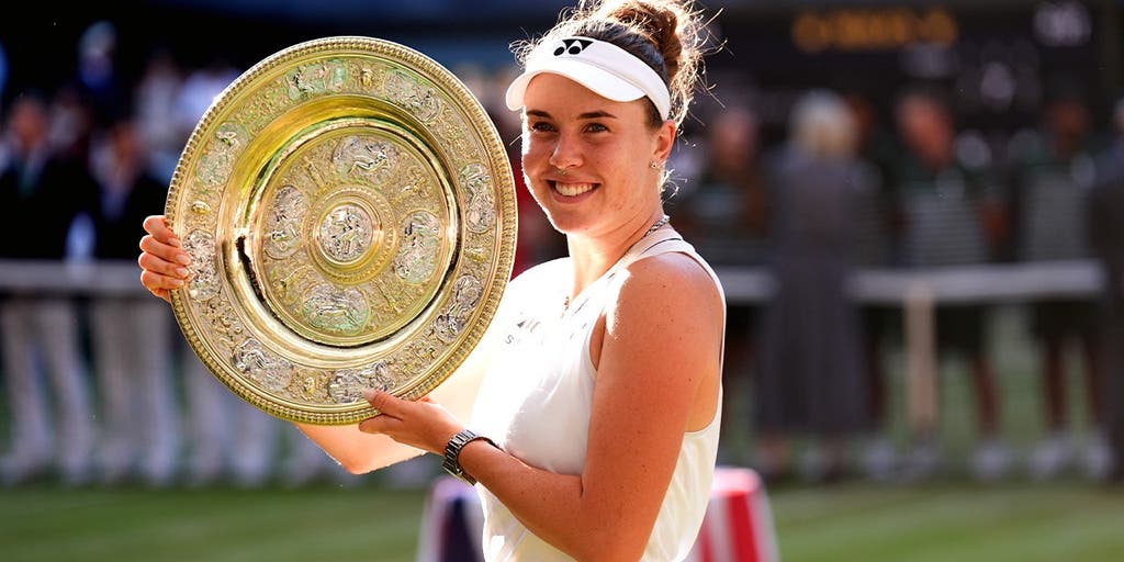 Linda Noskova claims Wimbledon women's title, gives emotional tribute to late mother