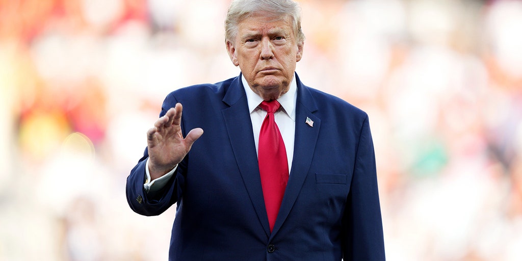 Norway soccer chief complains over Trump's FIFA involvement after US star's red card: 'This was an error'