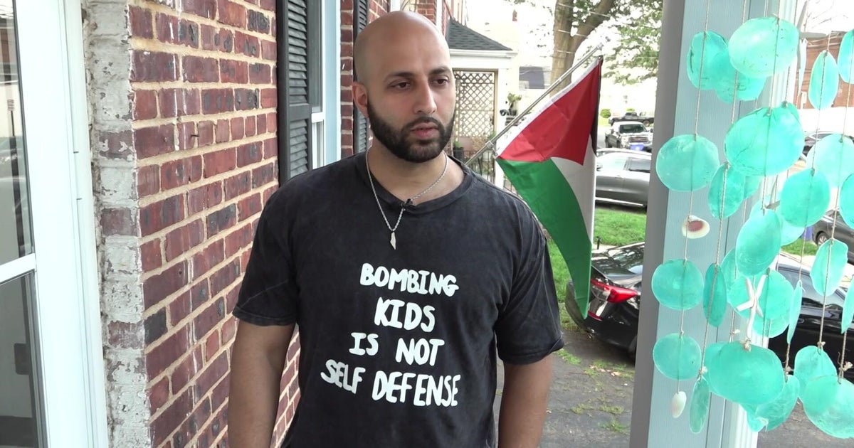 N.J. man says he was almost kicked off plane over message on T-shirt