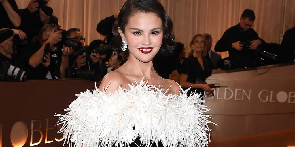 Selena Gomez posts swimsuit-filled yacht vacation photos with husband Benny Blanco