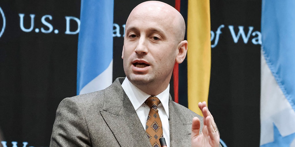 Stephen Miller says Iranian officials are 'desperate' to strike a deal with Trump after escalation
