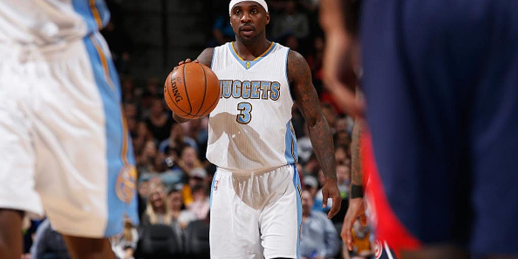 Ex-Denver Nuggets star Ty Lawson hurls 'white b—h' insult at cop after Tito's vodka theft arrest