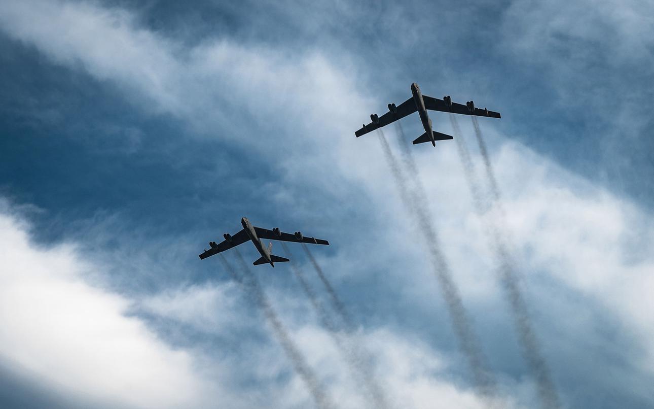 Timing of B-52 engine upgrades may lead to higher costs and delays, GAO says