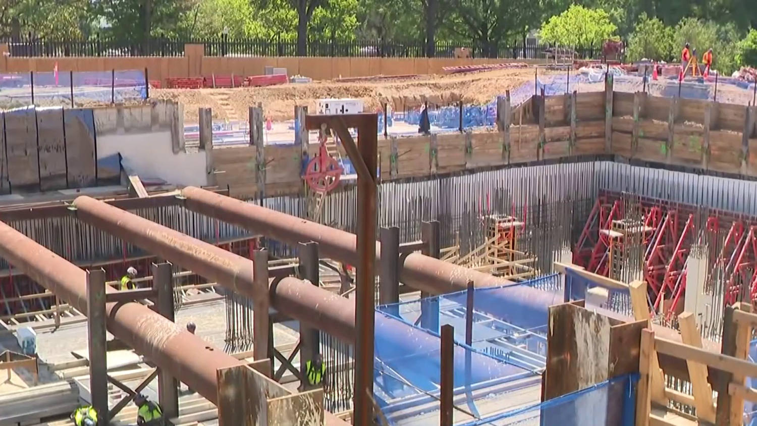Supreme Court allows Trump to continue White House ballroom construction