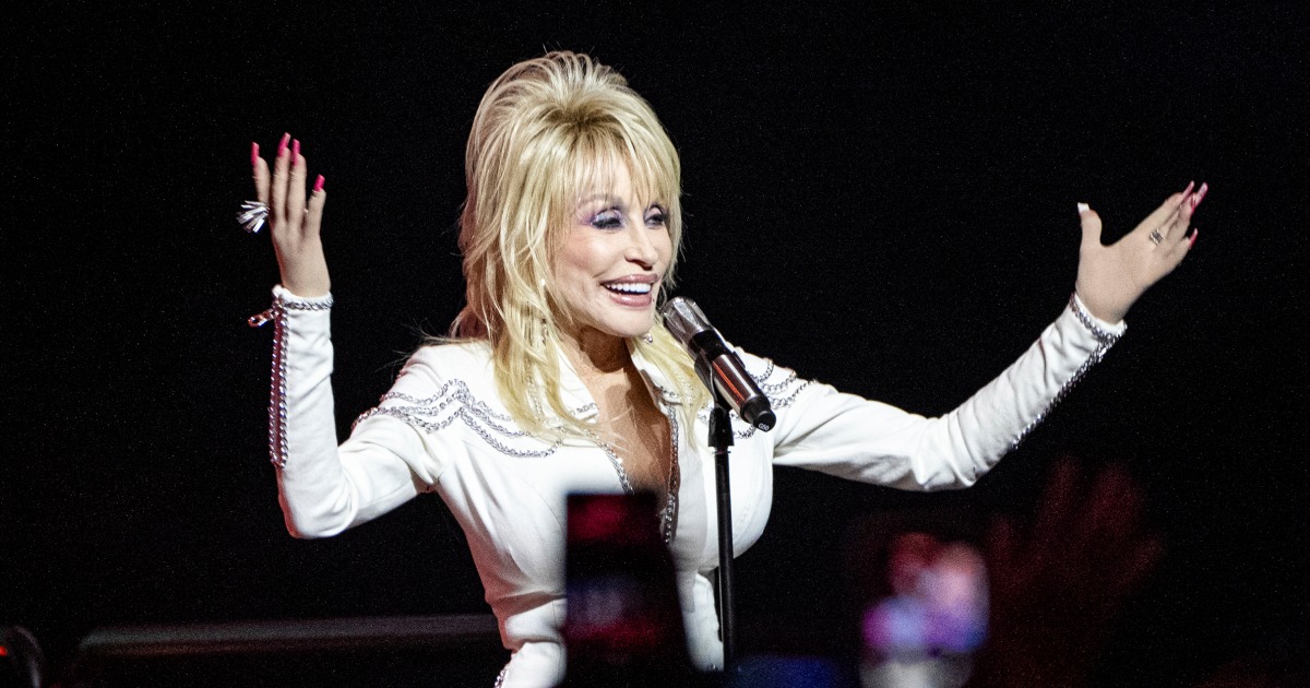Tennessee moves to rename Nashville International Airport in Dolly Parton’s honor