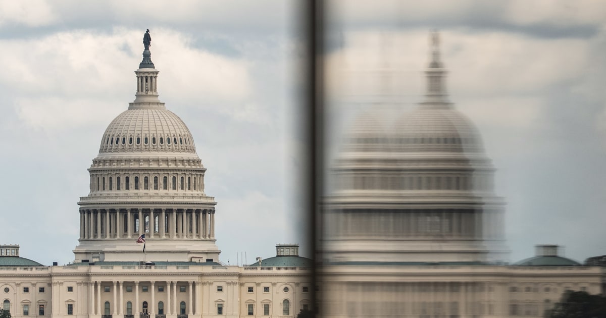 Senate passes short-term bill to prevent a shutdown before the midterm elections