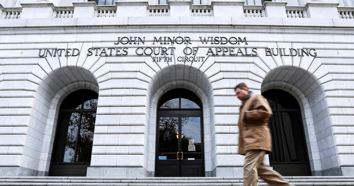 Appeals court dodges major ruling on Trump’s contentious use of obscure deportation law