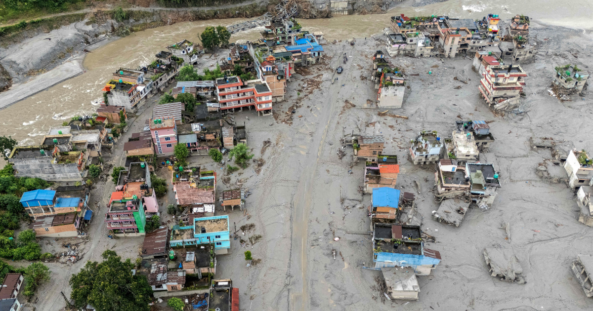 Death toll climbs to more than 600, with 2,400 still missing as rescue efforts continue