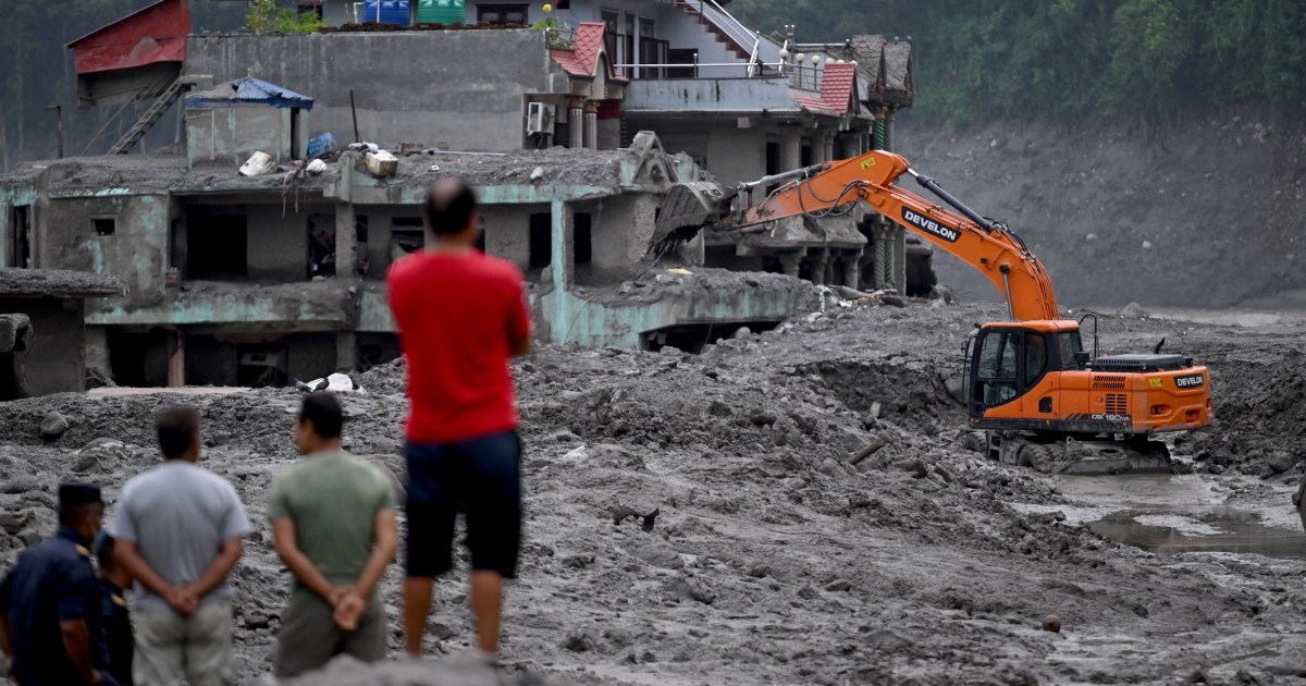Death toll in Nepal floods tops 900, number of missing nearly doubles to over 4,200