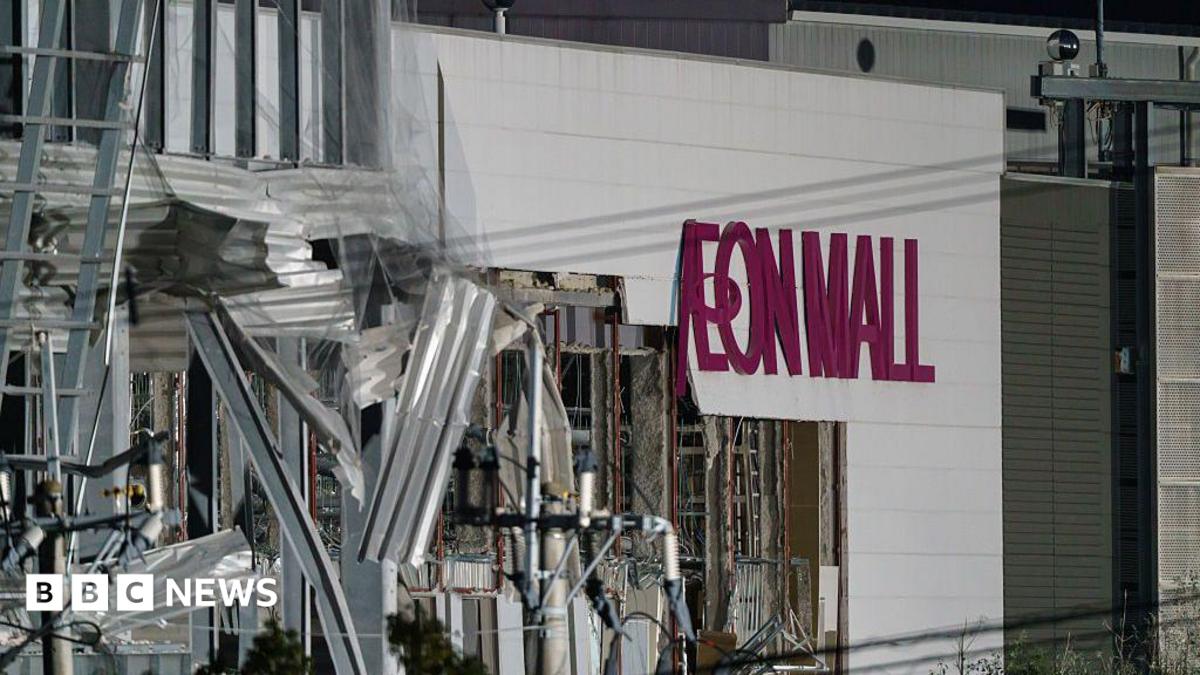Two workers killed in blast after re-entering quake-hit Japan mall on boss' order