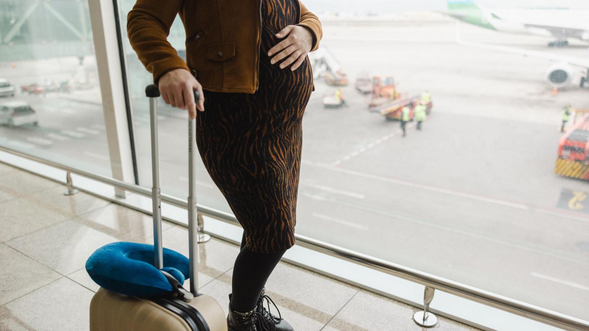 What is birthright citizenship and how common is birth tourism in the US?