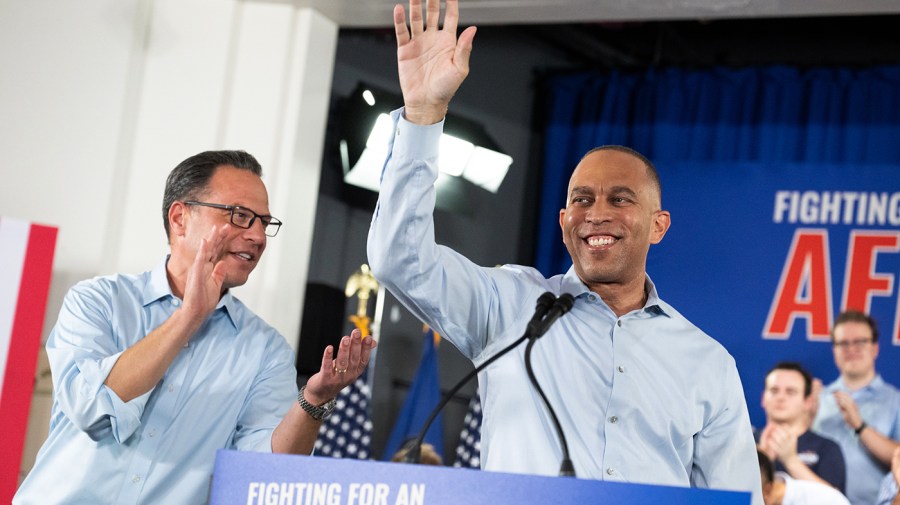 Democrats, bullish on midterms, worry they’ll trip over their own feet