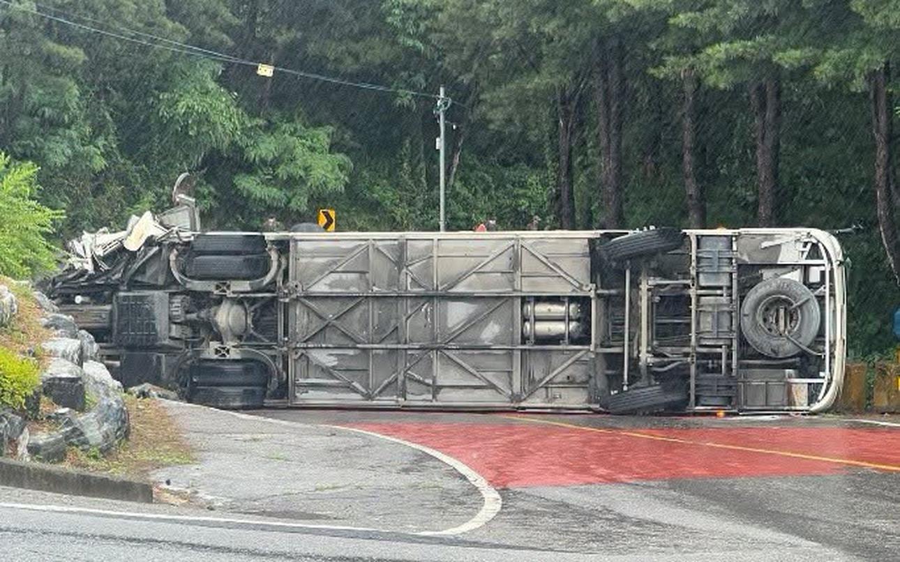US soldier part of daring bus crash rescue in Korean DMZ, USAF says