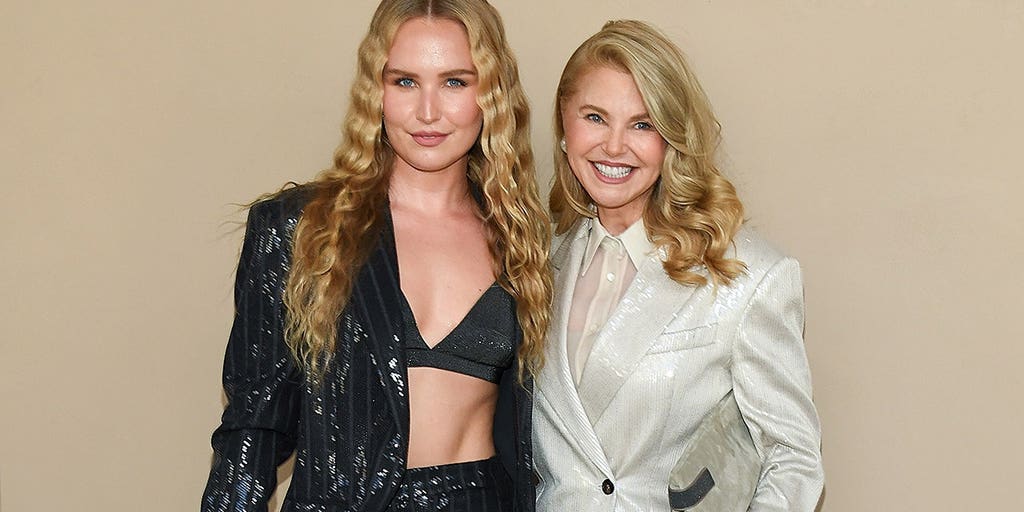 Christie Brinkley has fans mistaking supermodel for daughter in new photos